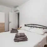 公寓 Front In With Wifi 洛夫兰