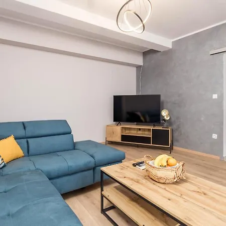 Appartement Front In With Wifi Lovran